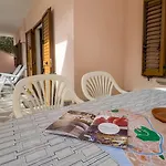Hibiscus House-mediterranean Bliss Apartman *