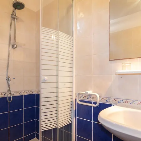 Daire Hibiscus House-mediterranean Bliss *