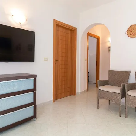 Hibiscus House-mediterranean Bliss Daire Funtana Meiga