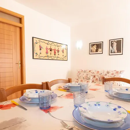 Daire Hibiscus House-mediterranean Bliss *